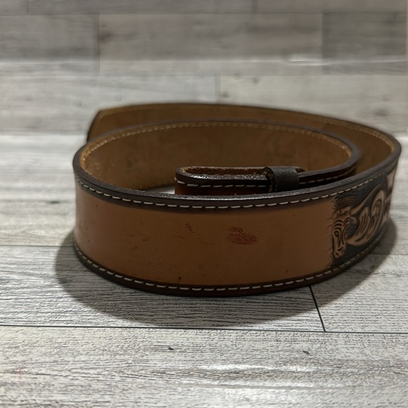 Brown leather embossed cowboy belt size 29 - Picture 3 of 6